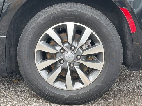 Used 2020 Chrysler Pacifica Touring-L Plus image 29