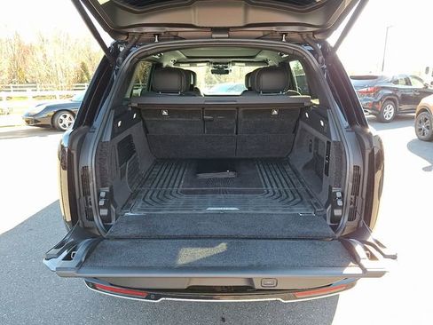 Used 2025 Land Rover Range Rover Long Wheelbase Autobiography image 34