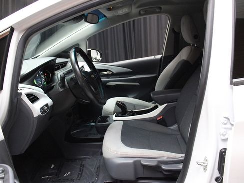 Used 2020 Chevrolet Bolt LT image 36