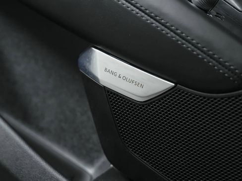 Used 2022 Audi e-tron GT Prestige image 40