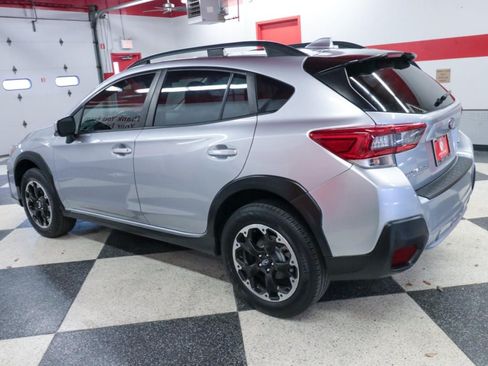 Used 2022 Subaru Crosstrek 2.0i Premium w/ Moonroof Package AWD/4WD image 5