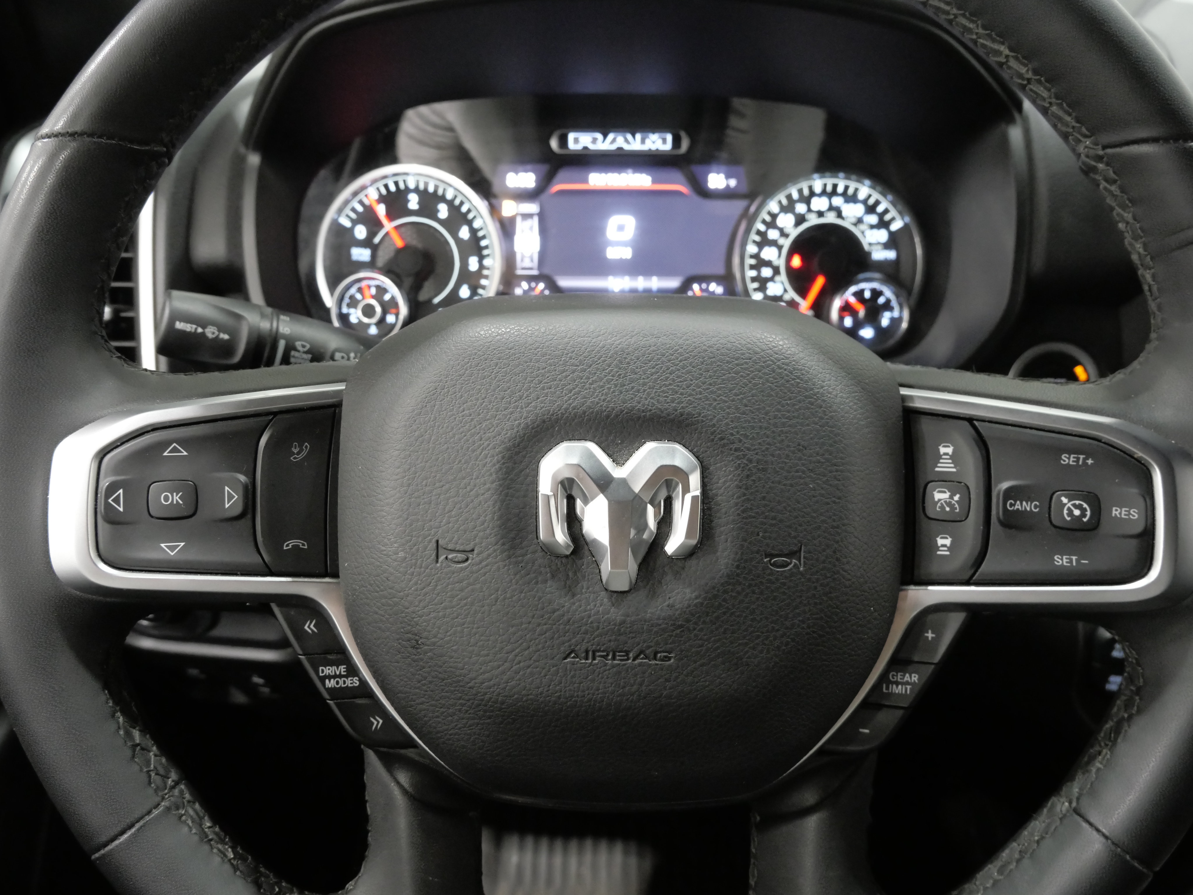 Used 2025 RAM 1500 Big Horn AWD/4WD image 15