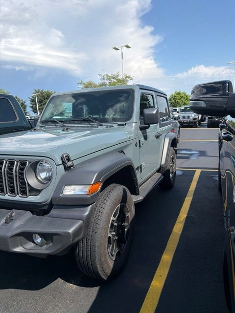 Certified 2025 Jeep Wrangler Sport AWD/4WD image 3