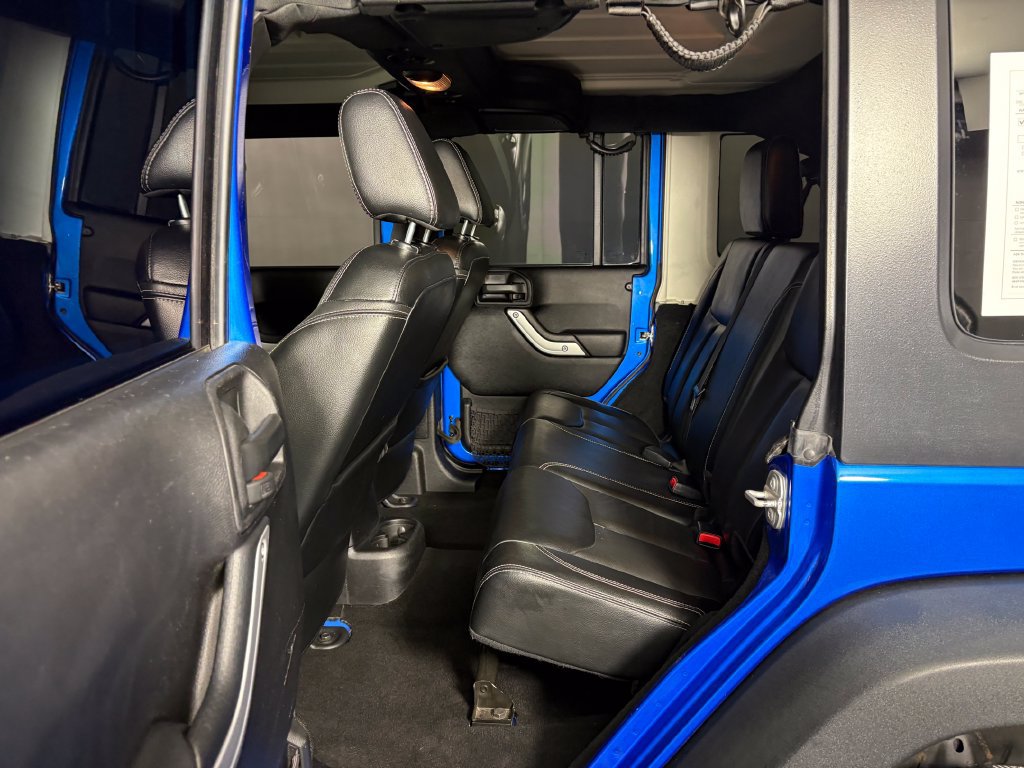 Used 2016 Jeep Wrangler Unlimited Rubicon w/ Connectivity Group AWD/4WD image 25