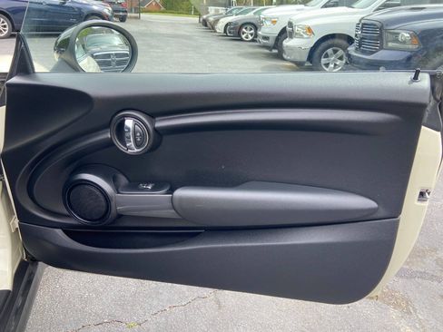 Used 2015 MINI Cooper 2-Door Hardtop FWD image 21