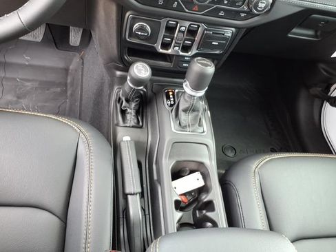 New 2026 Jeep Gladiator Sport AWD/4WD image 14