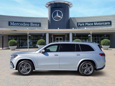 Certified 2025 Mercedes-Benz GLS 450 4MATIC image 3