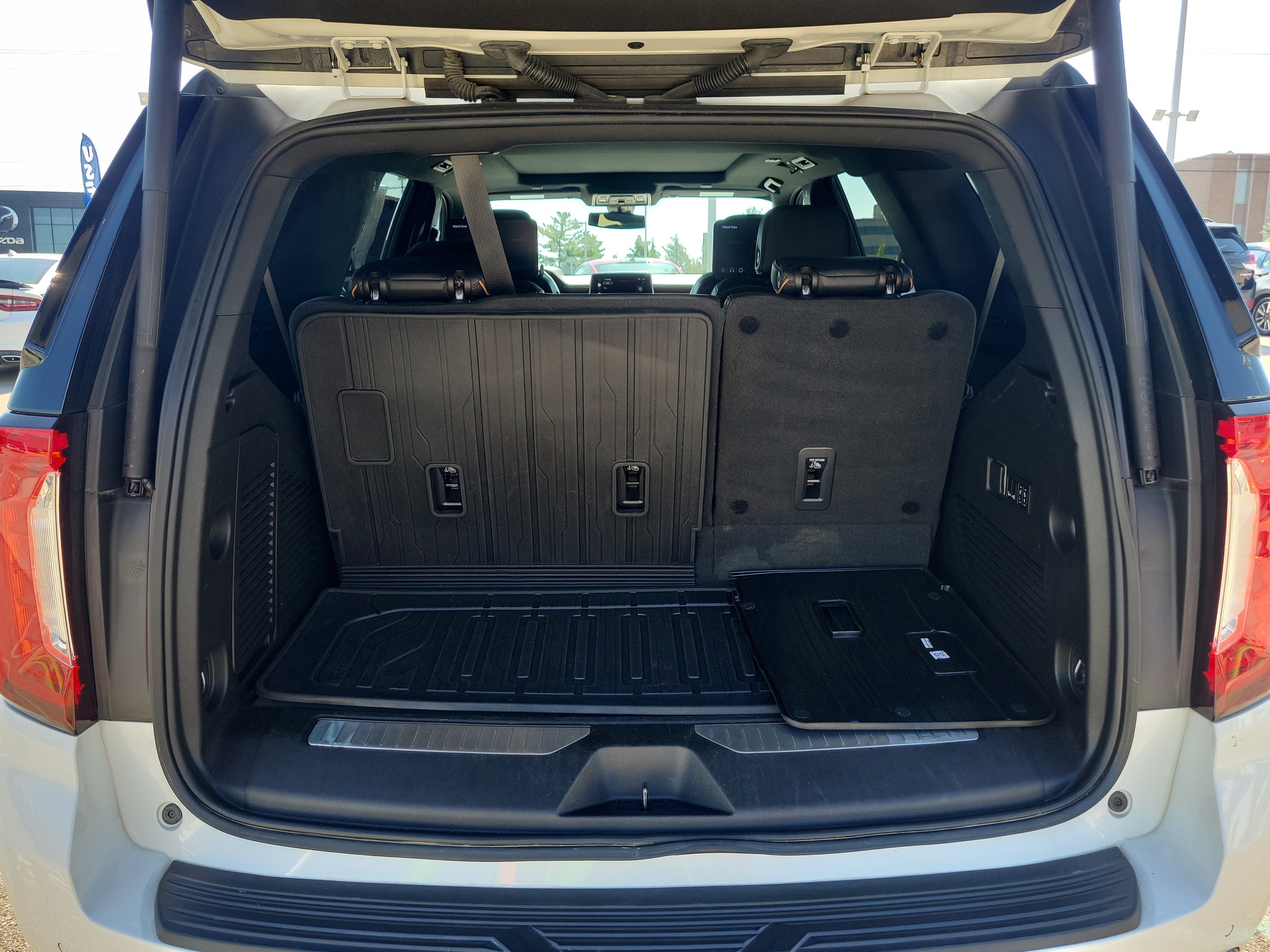 Used 2022 GMC Yukon AT4 w/ AT4 Premium Package AWD/4WD image 7