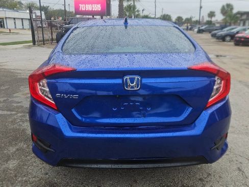 Used 2018 Honda Civic EX image 4
