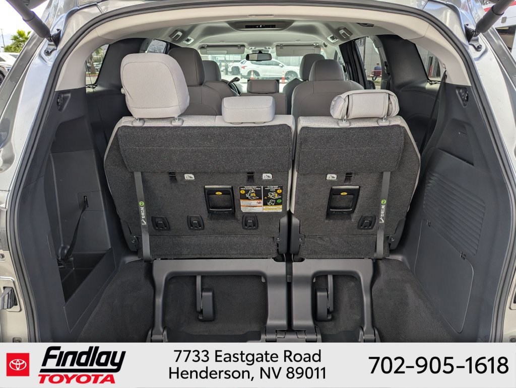 Certified 2026 Toyota Sienna LE FWD image 32