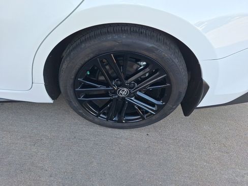 Used 2025 Toyota Camry SE w/ Multimedia Upgrade Package image 11