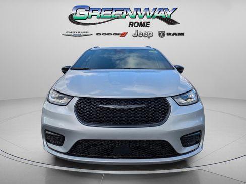 New 2026 Chrysler Pacifica Select image 2