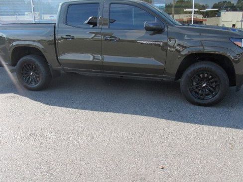 Certified 2024 Chevrolet Colorado LT w/ LT Convenience Package image 2