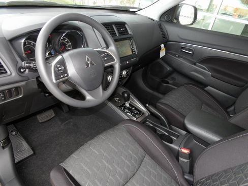 New 2025 Mitsubishi Outlander Sport SE image 11