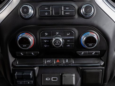 Used 2021 GMC Sierra 2500 SLE w/ SLE Value Package; image 27