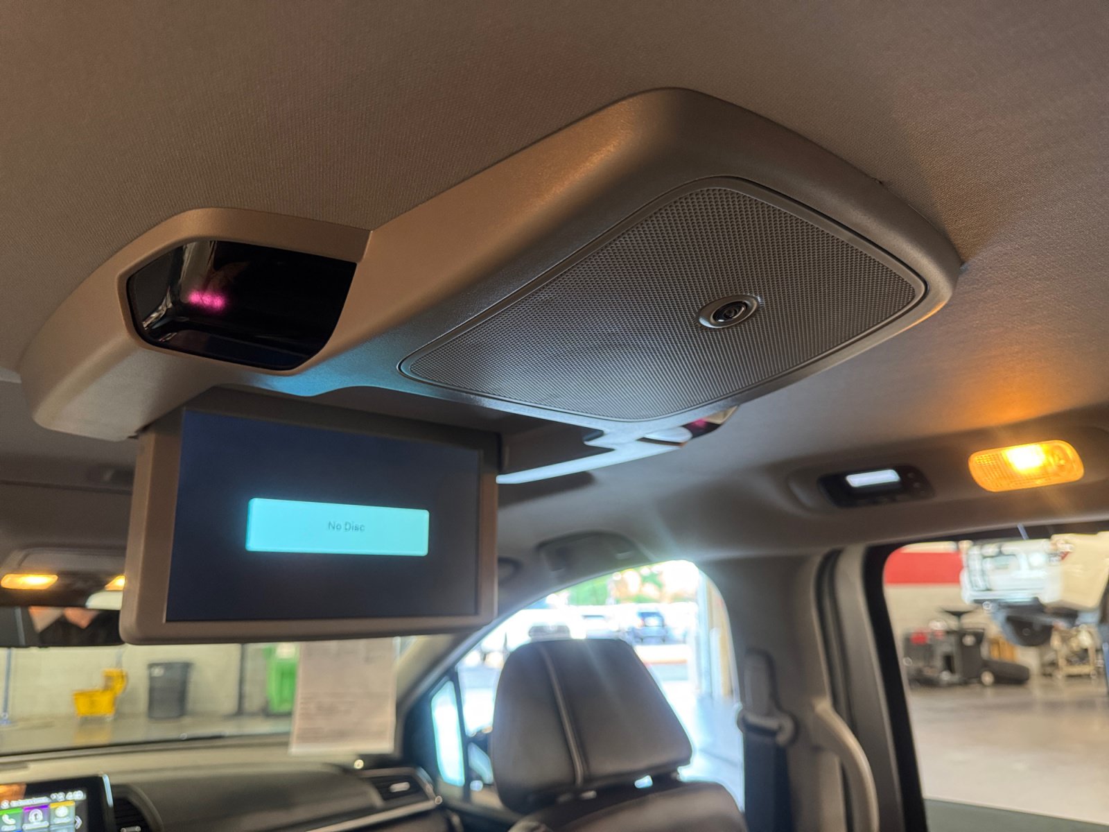 Used 2023 Honda Odyssey Elite image 32