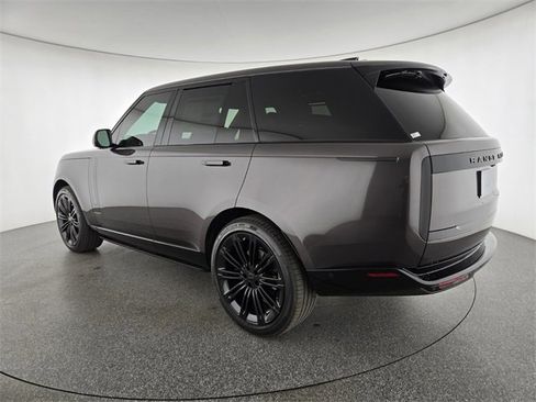 New 2026 Land Rover Range Rover SE image 16
