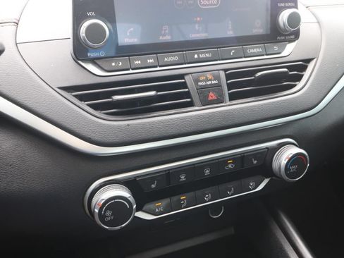 Used 2020 Nissan Altima 2.5 SR w/ Premium Package FWD image 19