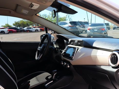 Used 2021 Nissan Versa SV FWD image 31