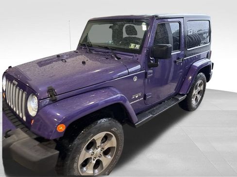 Used 2017 Jeep Wrangler Sahara w/ Connectivity Group AWD/4WD image 2