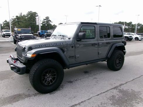 Used 2022 Jeep Wrangler Unlimited Sport image 2