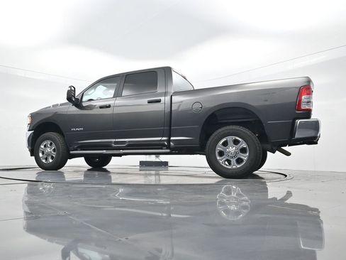 Used 2024 RAM 2500 Big Horn AWD/4WD image 33