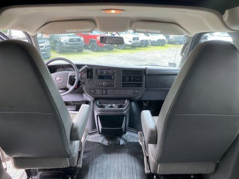 Used 2014 GMC Savana 2500 image 21