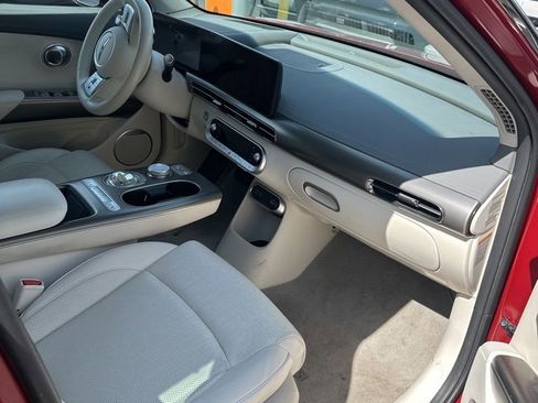 Used 2023 Genesis GV60 Advanced image 6