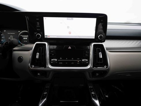 Used 2022 Kia Sorento SX Prestige image 17