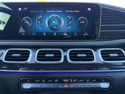 Used 2023 Mercedes-Benz GLS 450 4MATIC image 23