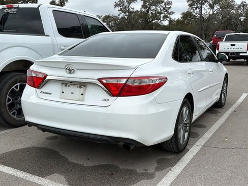Used 2017 Toyota Camry SE image 6
