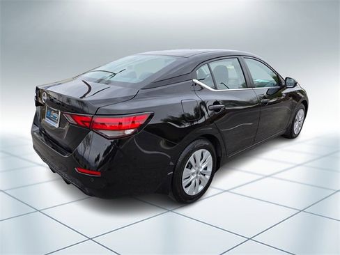 Used 2025 Nissan Sentra S w/ Lighting Package image 4