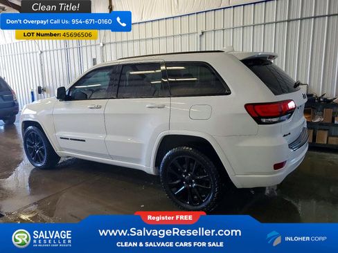 Used 2017 Jeep Grand Cherokee Altitude image 3