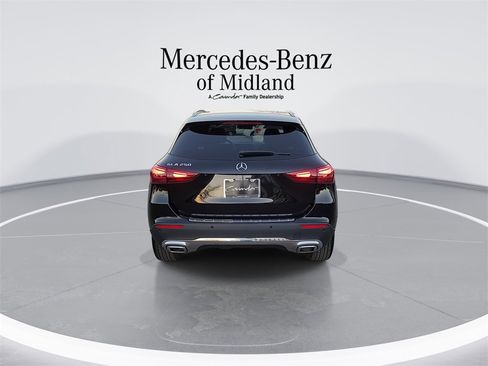 Used 2024 Mercedes-Benz GLA 250 image 7
