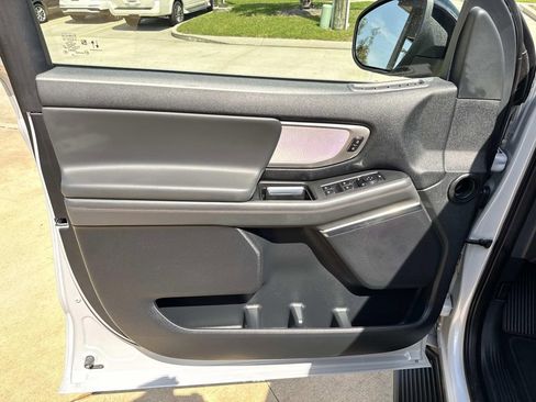 Used 2025 Ford Expedition Active image 22