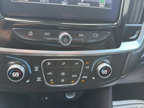 Used 2019 Chevrolet Traverse LT w/ LT Premium Package AWD/4WD image 30