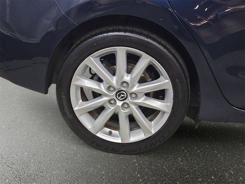 Used 2017 MAZDA MAZDA3 Touring image 32