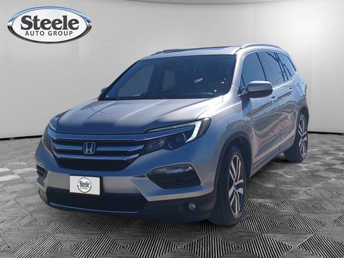 Used 2017 Honda Pilot Touring image 1