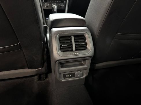 Used 2020 Volkswagen Tiguan SE AWD/4WD image 25