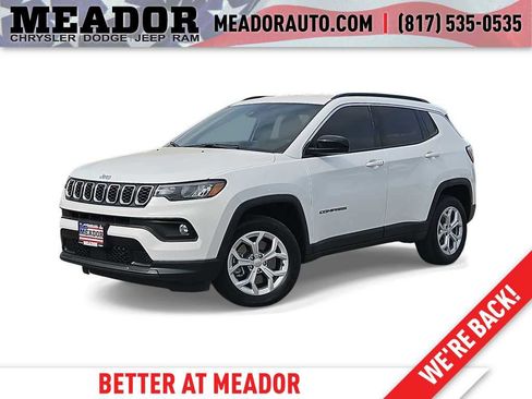Used 2024 Jeep Compass Latitude AWD/4WD image 1