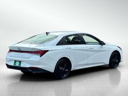 Used 2021 Hyundai Elantra SEL w/ Cargo Package FWD image 4
