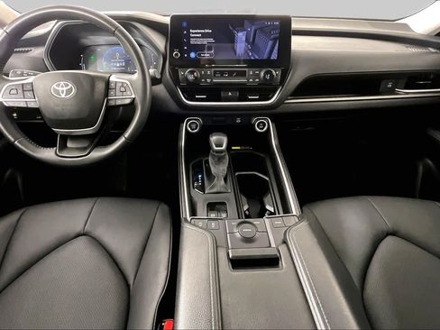 Used 2025 Toyota Grand Highlander FWD image 14