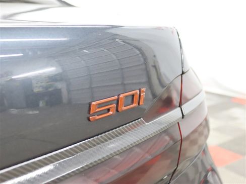 Used 2019 BMW 750i xDrive w/ Executive Package image 8