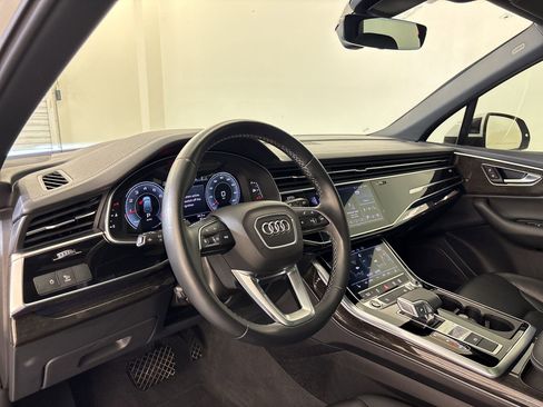 Used 2025 Audi Q7 2.0T Premium w/ Convenience Package image 4