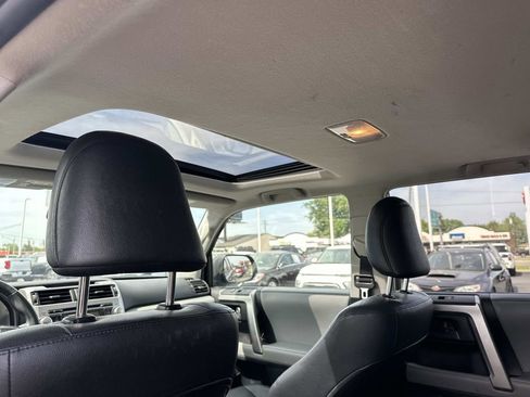 Used 2011 Toyota 4Runner SR5 w/ Convenience Pkg AWD/4WD image 13