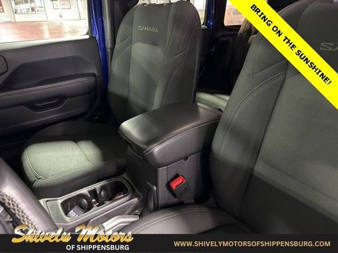 Used 2018 Jeep Wrangler Unlimited Sahara w/ LED Lighting Group image 21