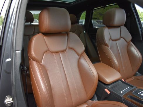 Used 2019 Audi Q5 2.0T Premium Plus AWD/4WD image 30