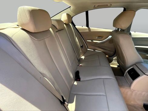 Used 2015 BMW 320i Sedan RWD image 23