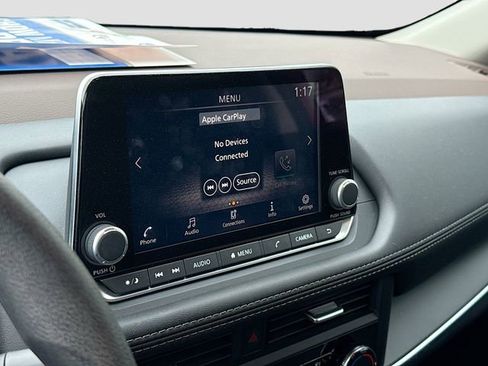 Used 2023 Nissan Rogue S image 15