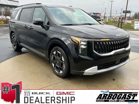 Used 2025 Kia Carnival EX image 1